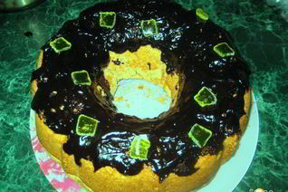 Шарлотка с грецкими орехами