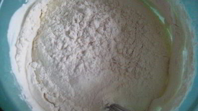 шарлотка с грецкими орехами