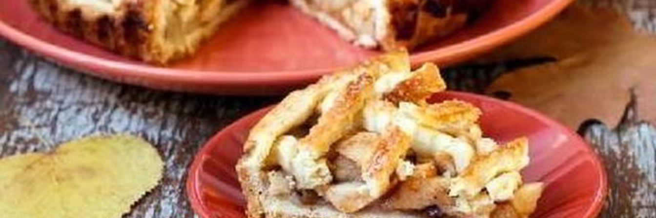 Шарлотка с грушами и ромашковым кремом