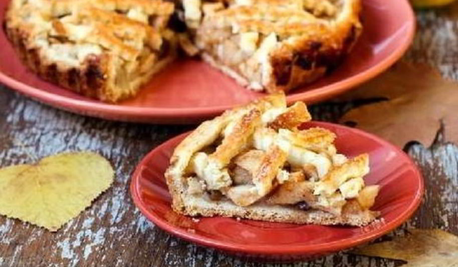 Рецепт шарлотки с грушами и ромашковым кремом