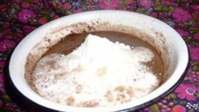 шарлотка с какао и яблоками