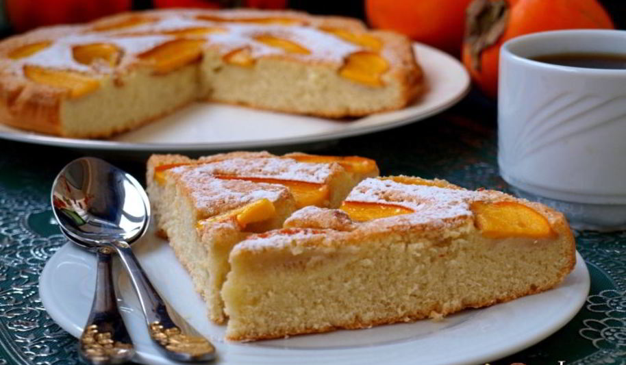 Рецепт шарлотки с хурмой