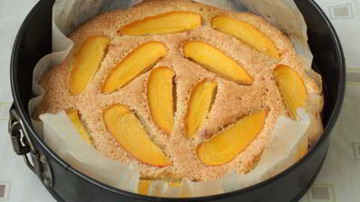 шарлотка с хурмой