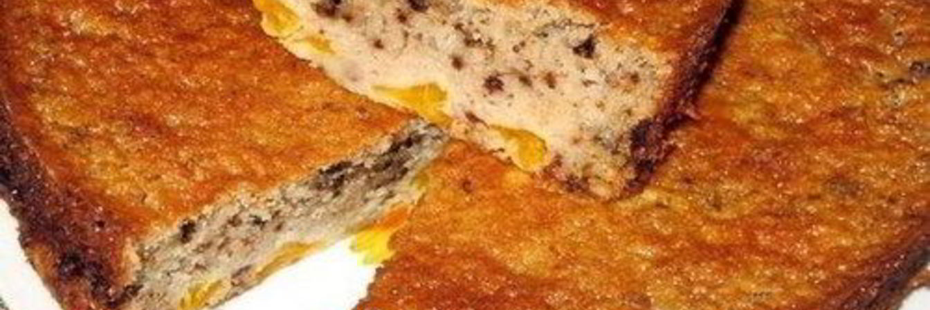 Шарлотка с мандаринами и грецкими орехами