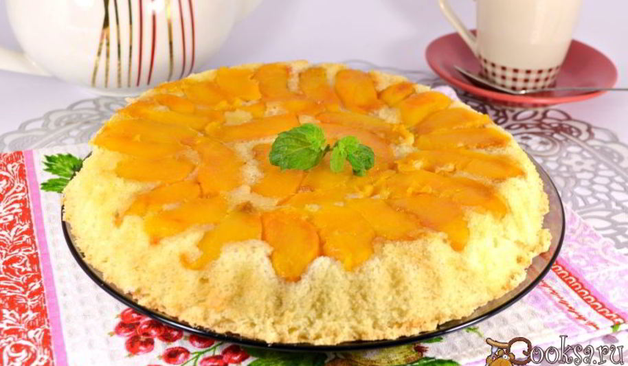 Рецепт шарлотки с персиками