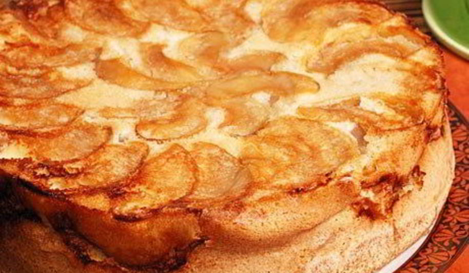 Рецепт шарлотки с тертыми яблоками