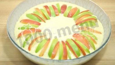 шарлотка с творогом и яблоками