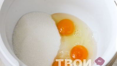 шарлотка с вареньем