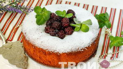 шарлотка с вареньем