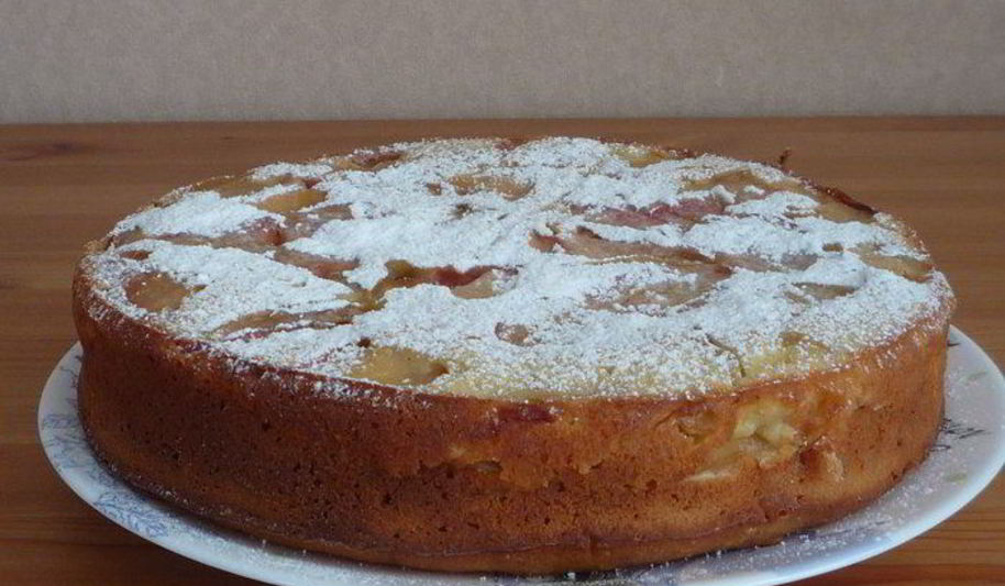 Рецепт шарлотки с яблоками и облепиховым йогуртом