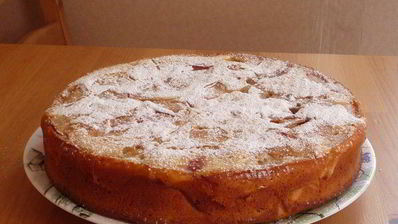 шарлотка с яблоками и облепиховым йогуртом