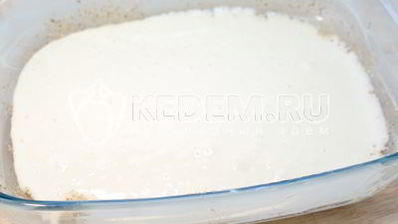 шарлотка с яблоками и ягодой