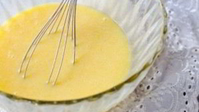 шарлотка со сгущенкой