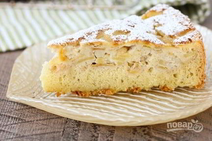 Воздушная шарлотка с яблоками