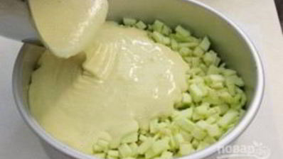 воздушная шарлотка с яблоками