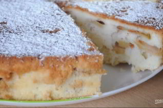 Воздушная яблочная шарлотка