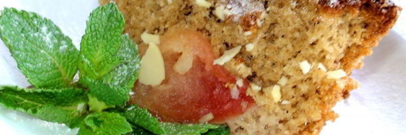 Яблочная шарлотка с абрикосовым конфитюром