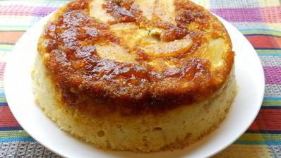 яблочная шарлотка с карамелью в микроволновке