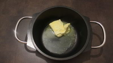 мясной штрудель под соусом бешамель