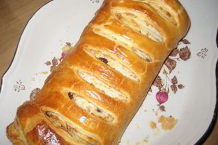 Штрудель с яблоками и изюмом