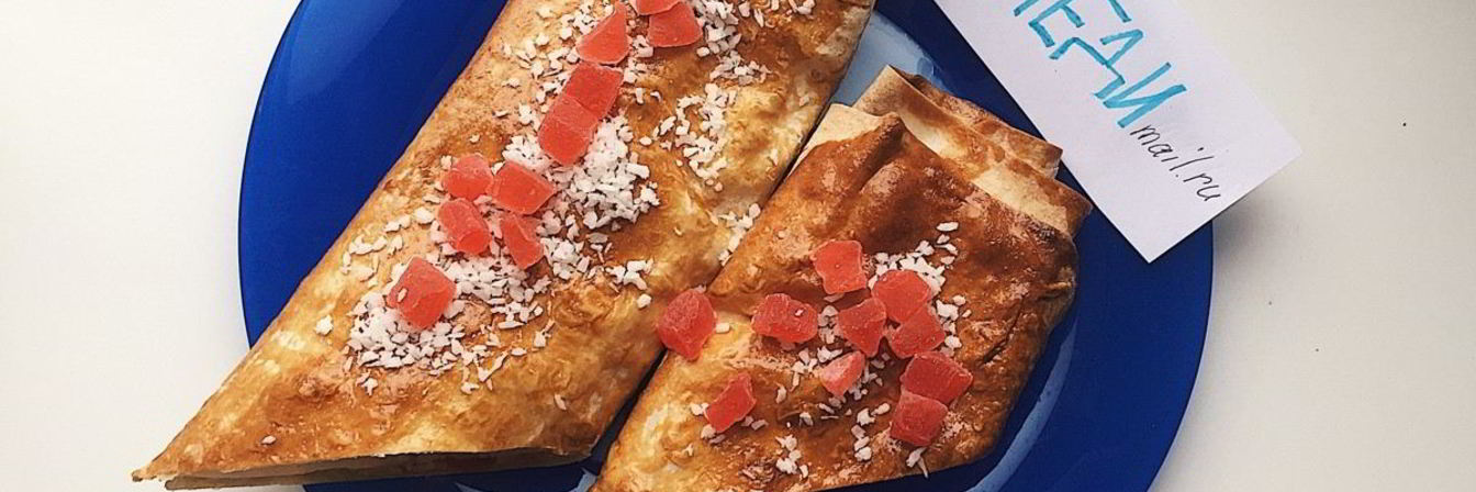 Творожно-яблочный штрудель с цукатами