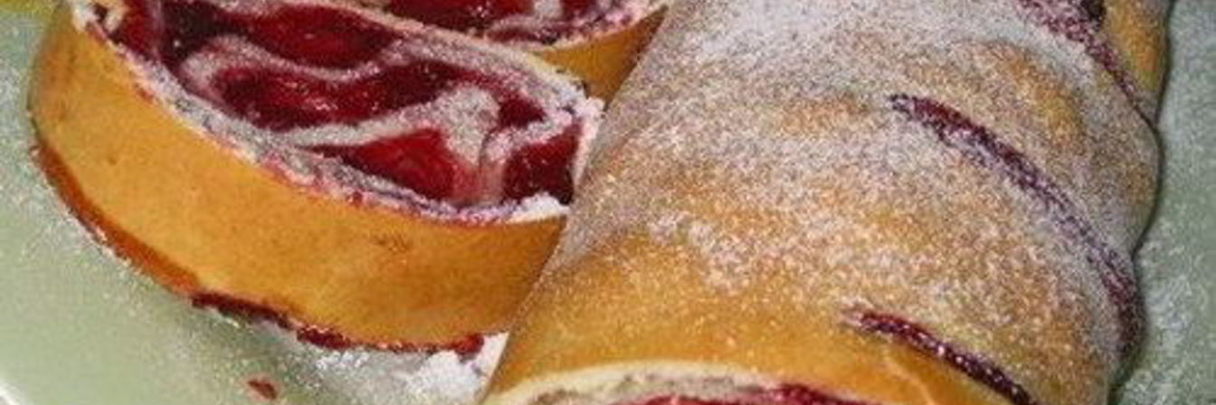 Вишневый штрудель с ликером