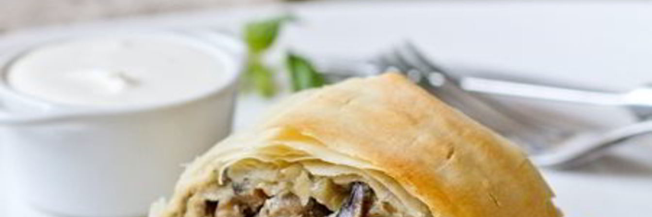Закусочный штрудель с грибами и сыром