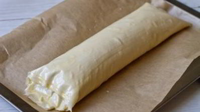 закусочный штрудель с грибами и сыром