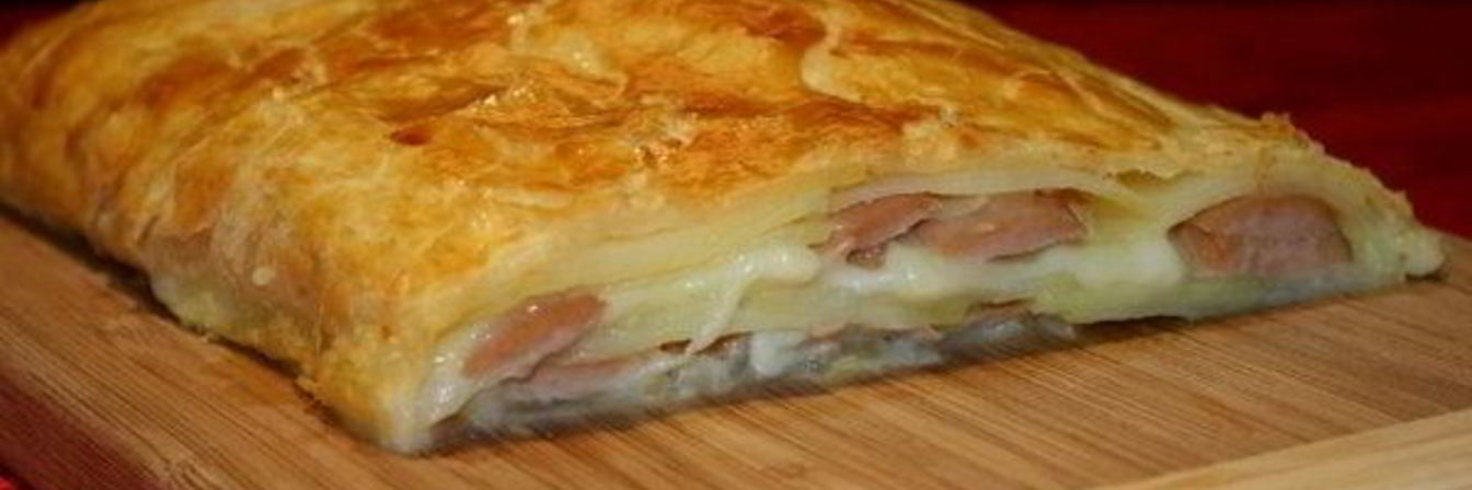 Закусочный штрудель с сосисками