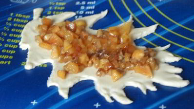 слойки с айвой и грецкими орехами