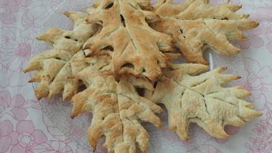 слойки с айвой и грецкими орехами