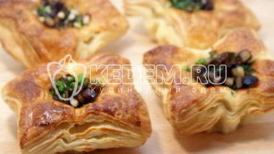 слойки с баклажанами и сыром