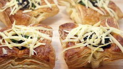 слойки с баклажанами и сыром