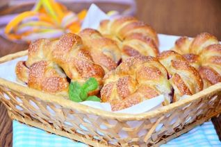 Слойки с черникой