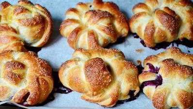 слойки с черникой