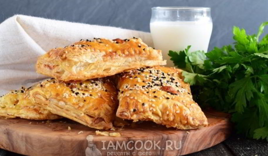 Рецепт слоек с колбасой и сыром