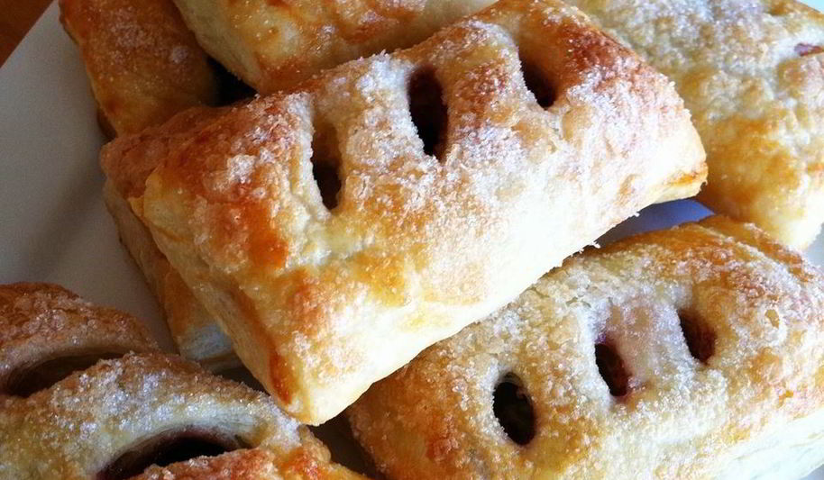 Рецепт слоек с нутеллой и малиновым вареньем