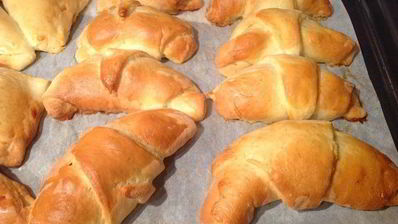 слойки с щавелем, сыром и яйцом