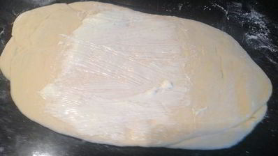 слойки с щавелем, сыром и яйцом