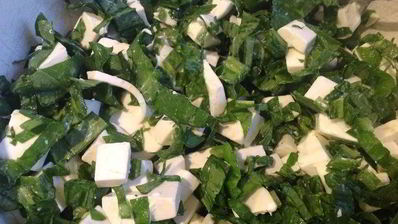 слойки с щавелем, сыром и яйцом