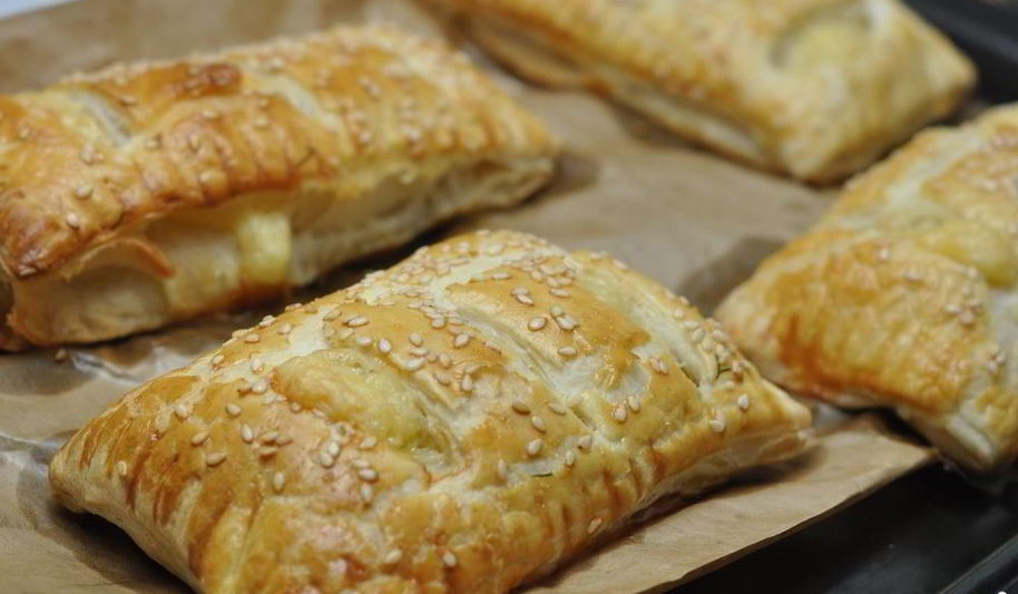 Рецепт слоек с сулугуни