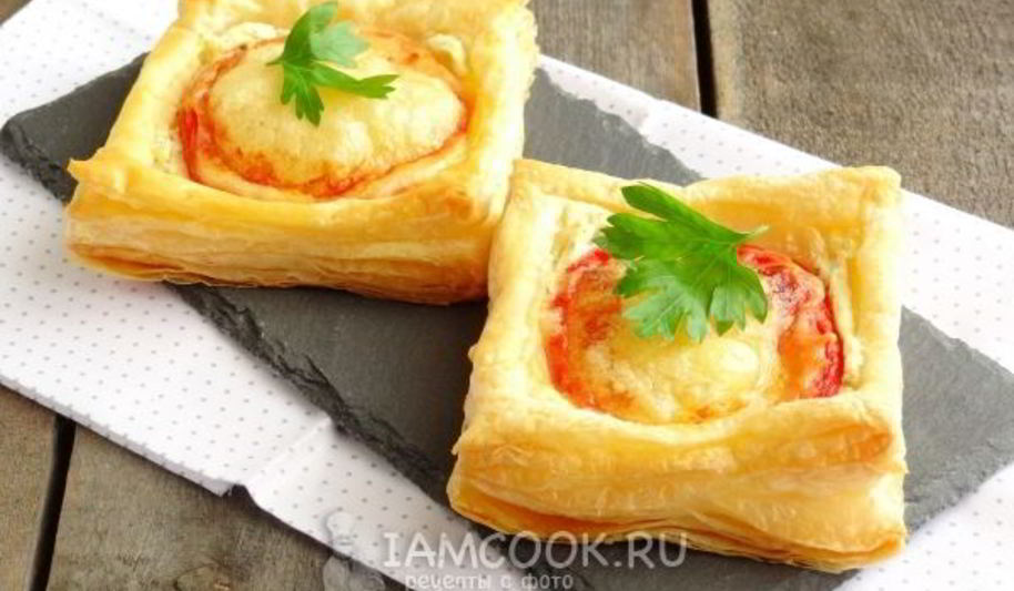 Рецепт слоек с сырно-томатной начинкой