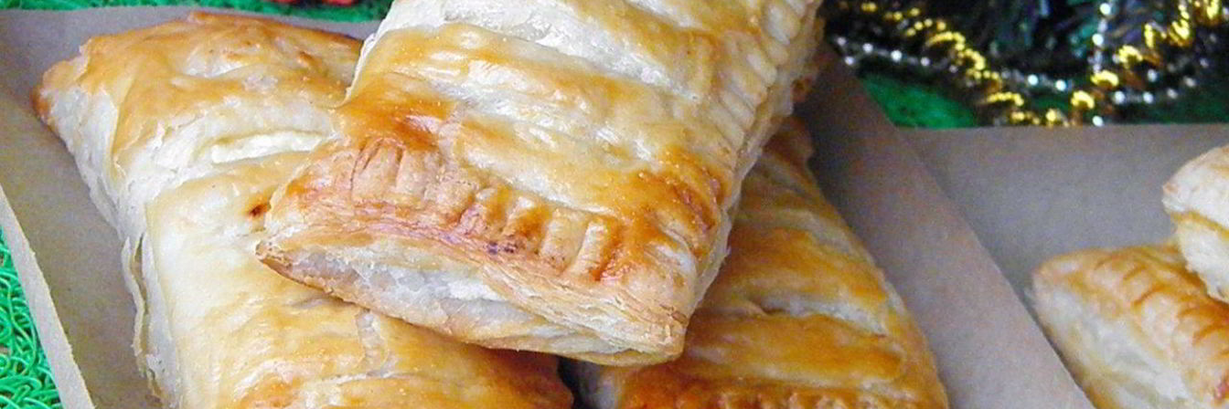 Слойки с творогом из готового слоеного теста