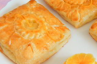 Слойки с творожно-лимонной начинкой