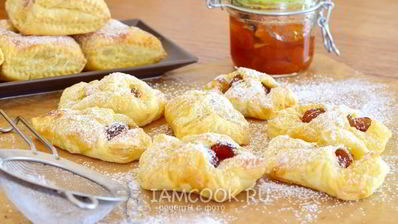 слойки с вареньем из слоеного теста