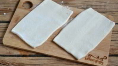 слойки с вишней из слоеного теста