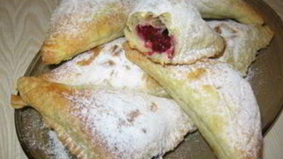 слойки с вишней