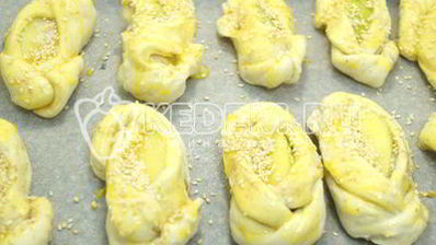 слойки с яблоками