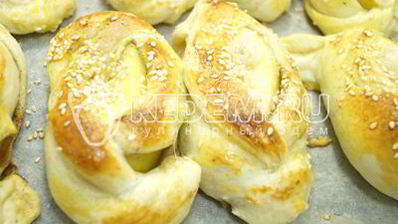 слойки с яблоками