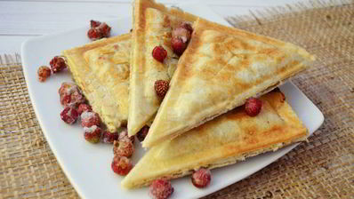 слойки с ягодами